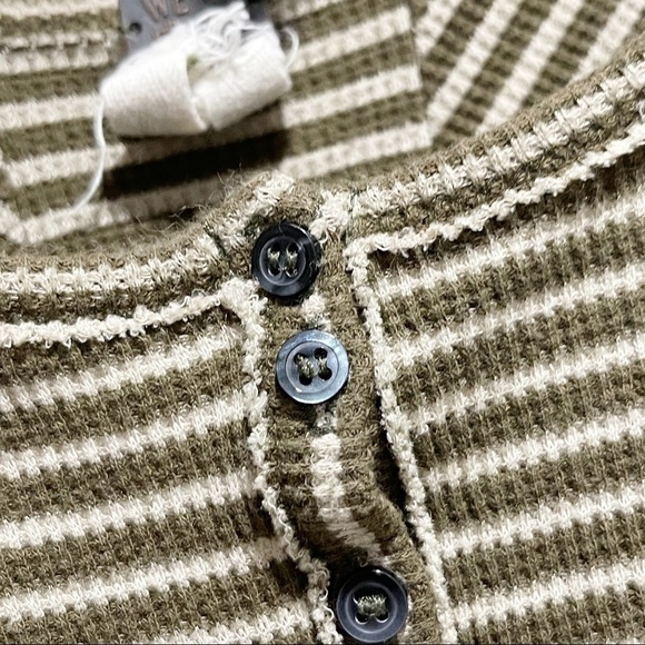 WE THE FREE PEOPLE Women’s Green Beige STARS & STRIPES Thermal Top Long Sleeve M - Picture 4 of 8